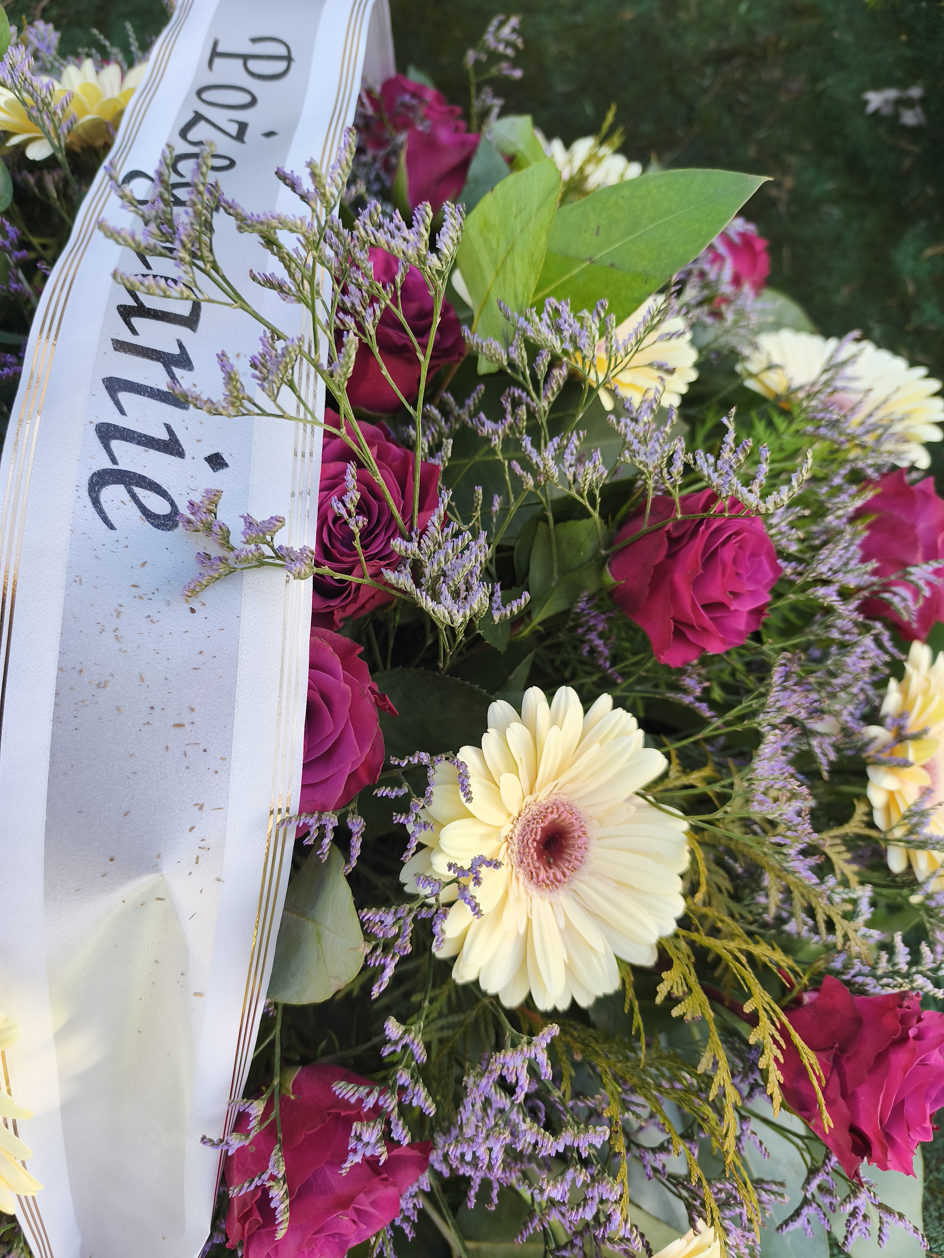 Biskupi i Krem  - Wieniec pogrzebowy - Kwiaciarnia Pogrzebowa dostawa Jastrzębie-Zdrój, Rybnik, Żory