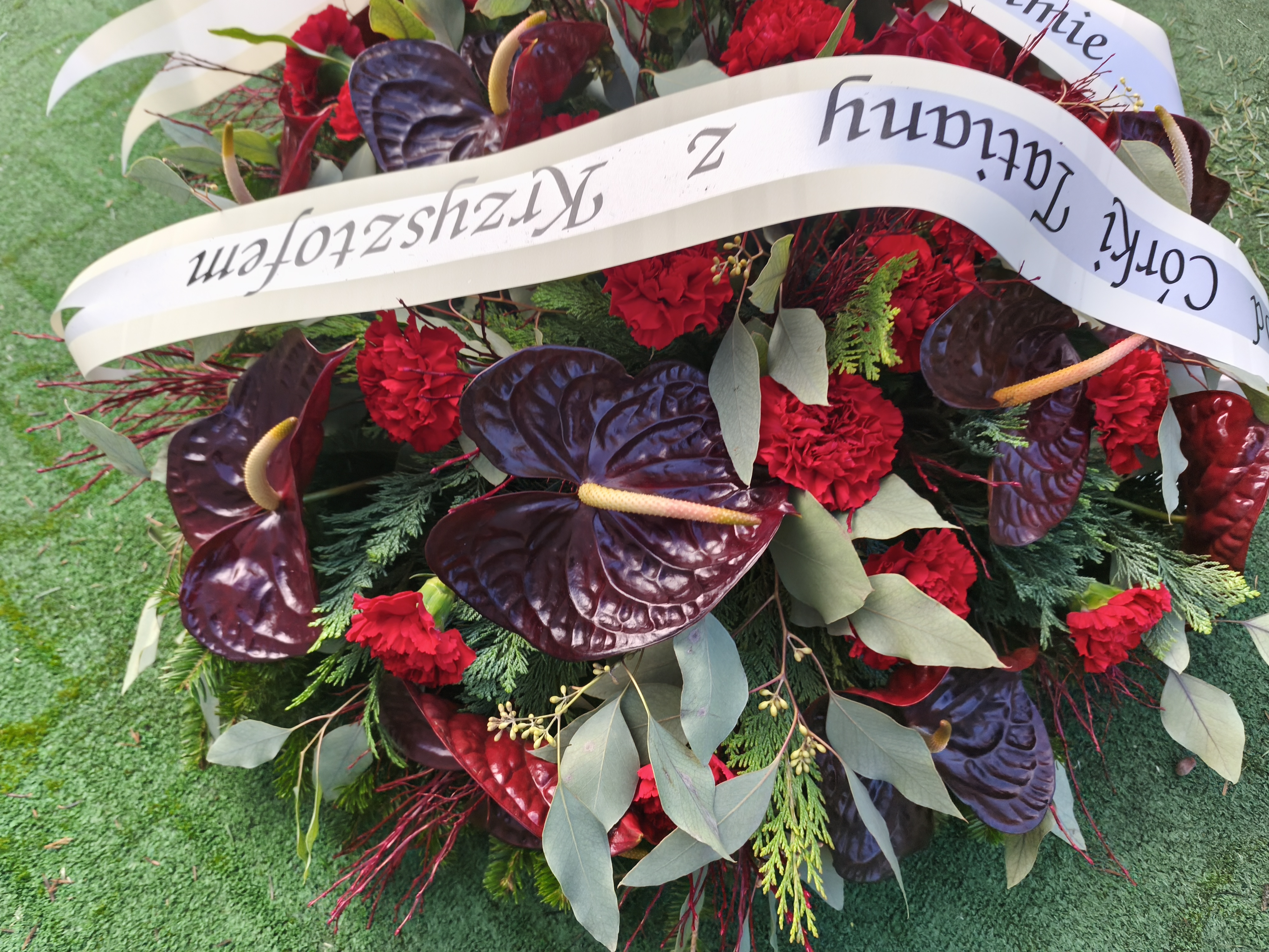 Wieniec bordowo-czerwony - Wieniec pogrzebowy - Kwiaciarnia Pogrzebowa dostawa Jastrzębie-Zdrój, Rybnik, Żory