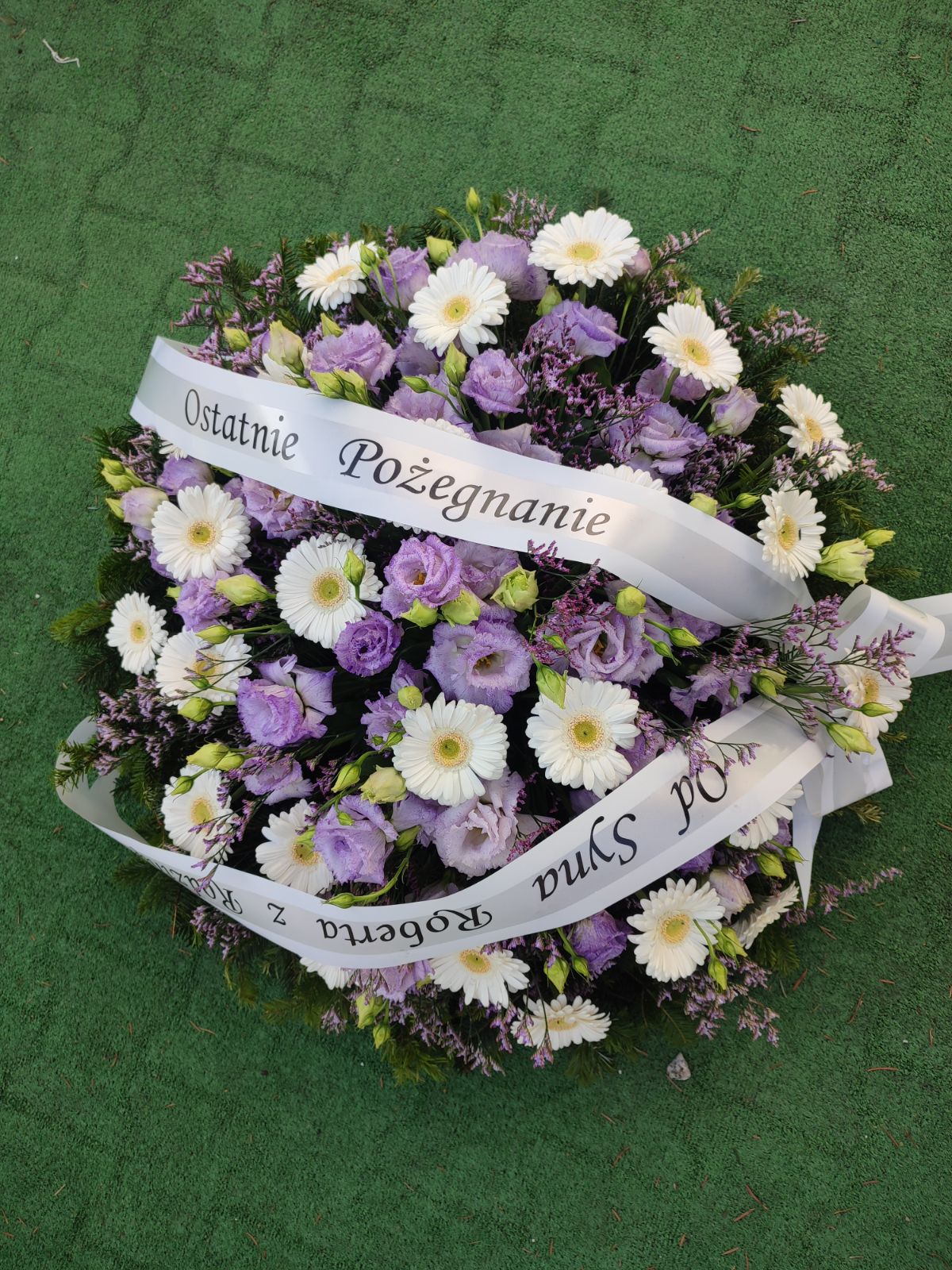 Eustoma i Gerber mini - Wieniec pogrzebowy - Kwiaciarnia Pogrzebowa dostawa Jastrzębie-Zdrój, Rybnik, Żory