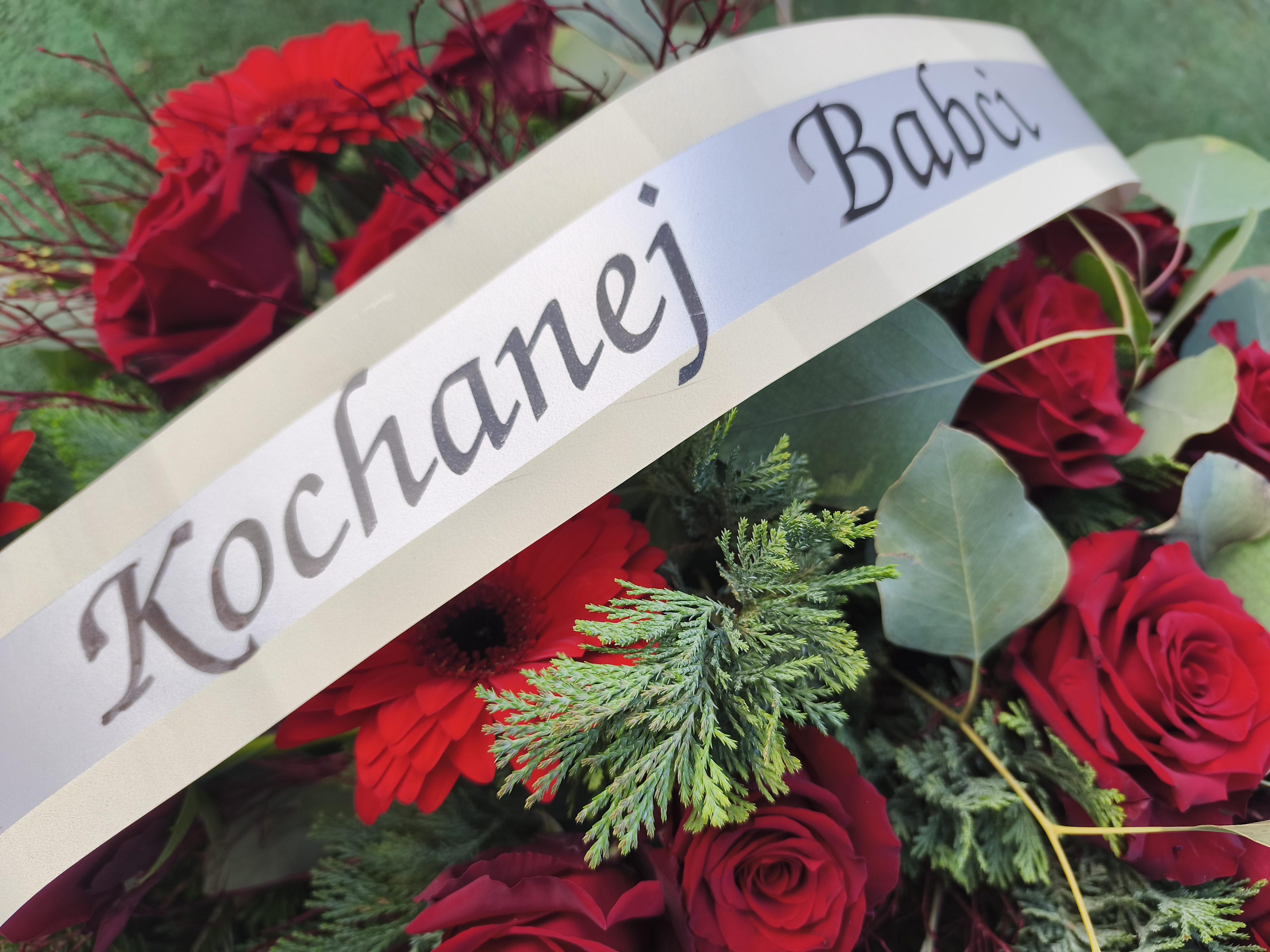 Wieniec czerwień klasyka - Wieniec pogrzebowy - Kwiaciarnia Pogrzebowa dostawa Jastrzębie-Zdrój, Rybnik, Żory