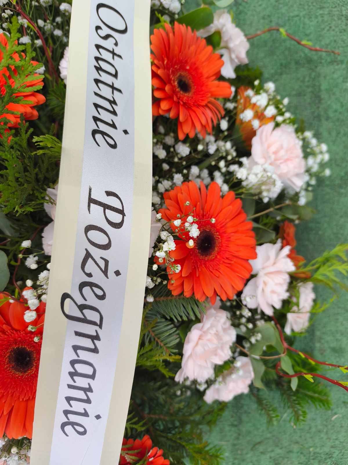 Palma Goździk i Gerber  - Palmy do reki - Kwiaciarnia Pogrzebowa dostawa Jastrzębie-Zdrój, Rybnik, Żory