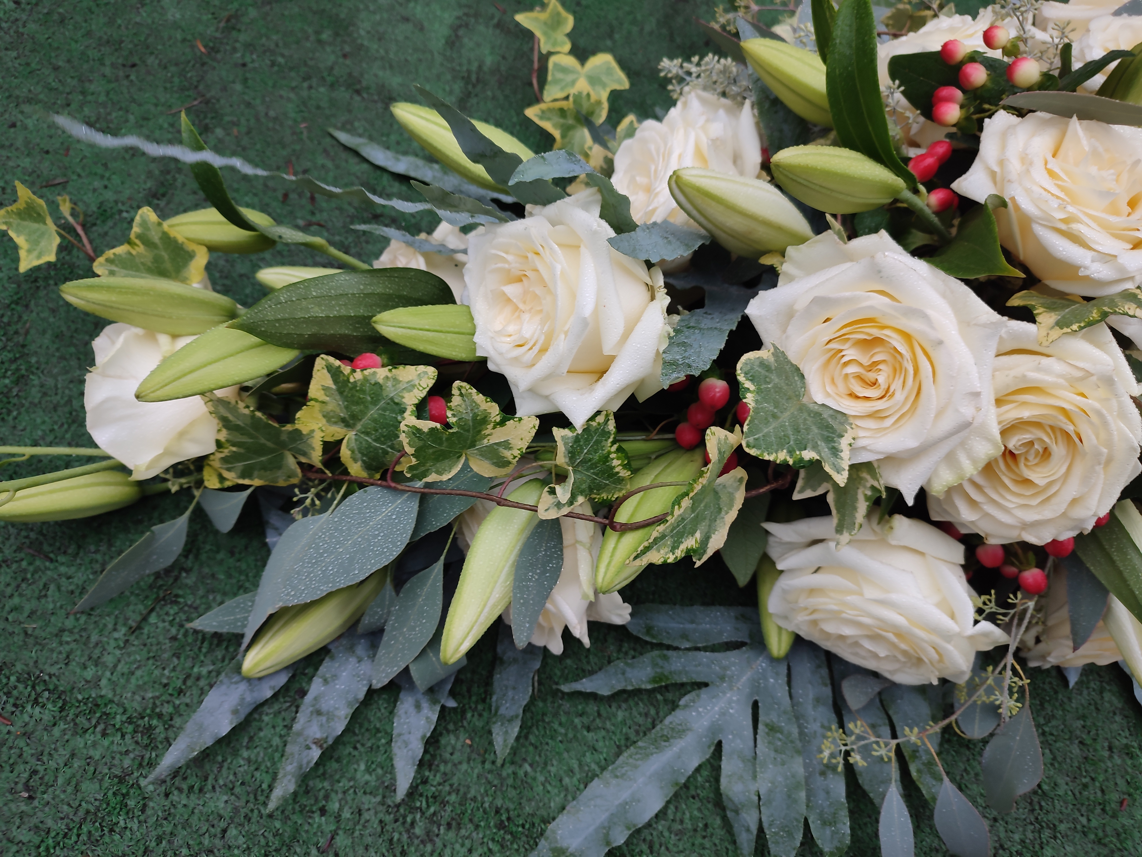 Lilia, Róża i egzotyczne dodatki - widok 3 - Kwiaty na trumnę