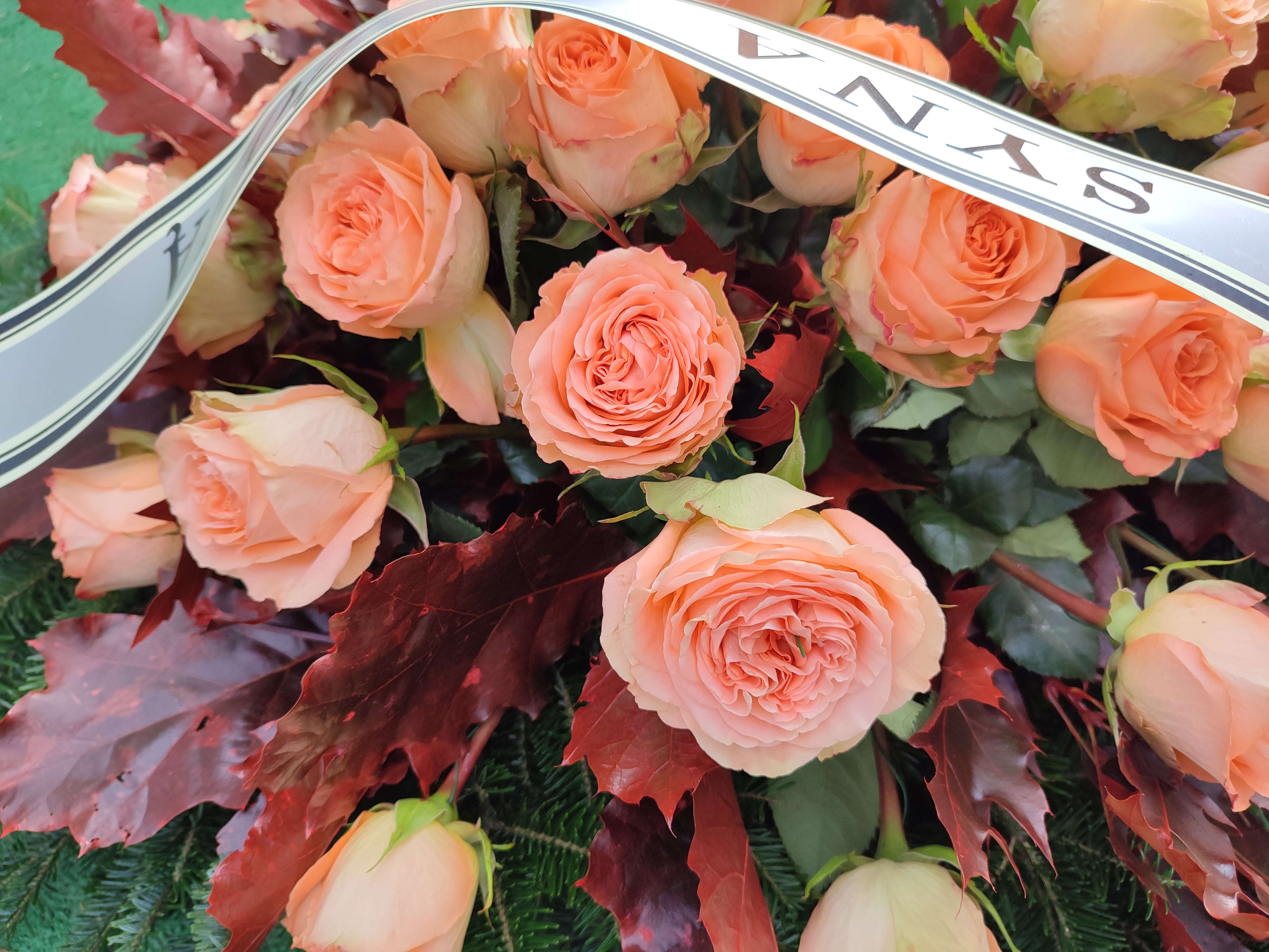 Jesienny Sphinx  - Wieniec pogrzebowy - Kwiaciarnia Pogrzebowa dostawa Jastrzębie-Zdrój, Rybnik, Żory