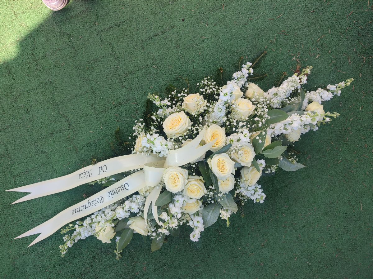 Lewkonie i Róże  - widok 3 - Kwiaty na trumnę